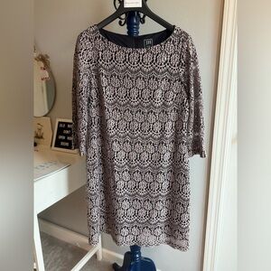 JH Collections Black & Cream Lace Cocktail Dress w/ Gold Accents - Size 16